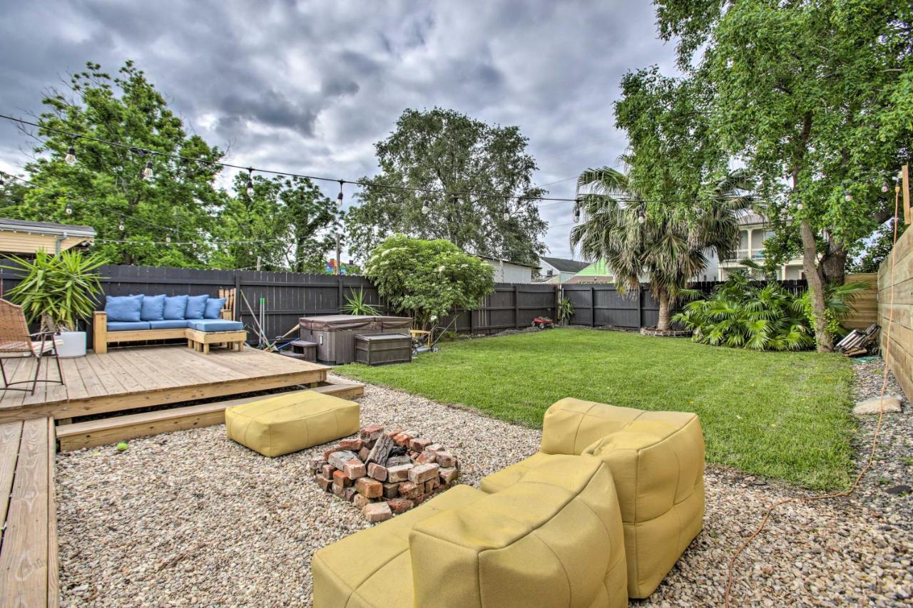 Chic Escape With Furnished Deck Walk To Cafes! Holiday home